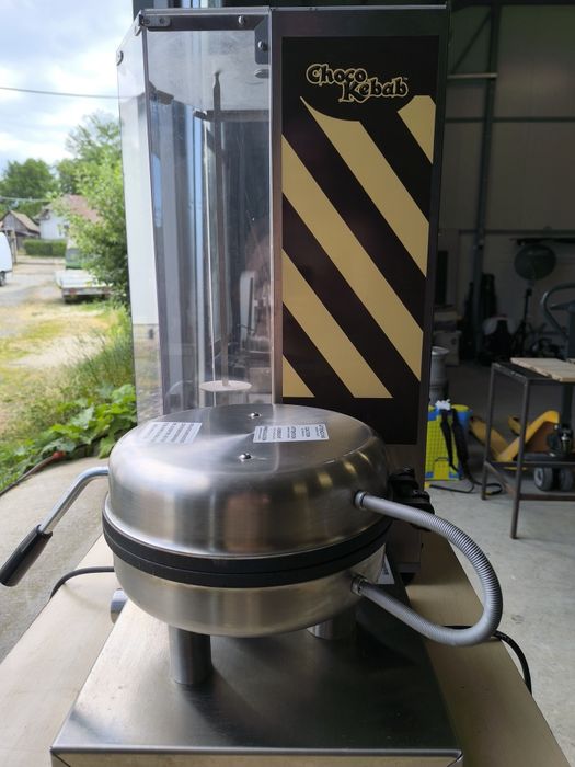 Choco kebab, clătite, ciocolată, înghețată.