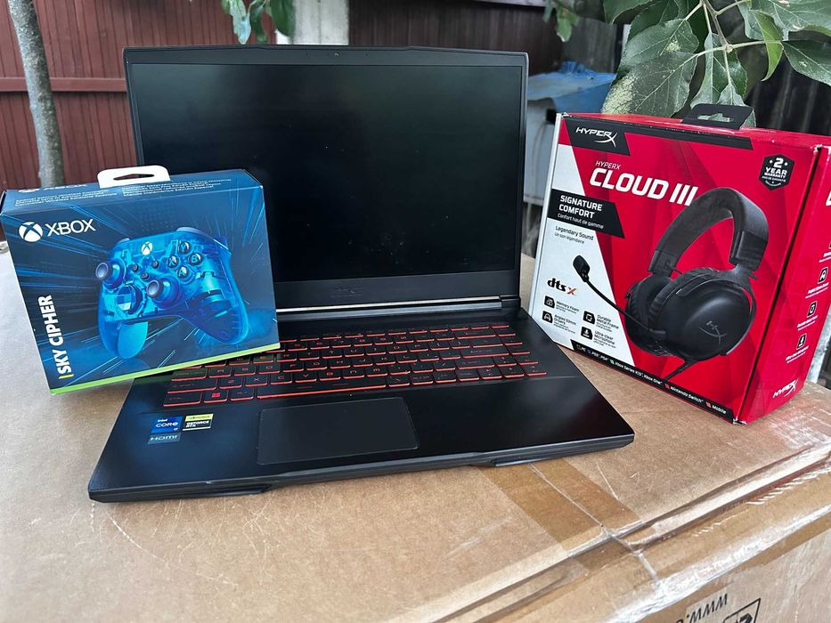 PACHET COMPLET GAMING-Laptop Gaming MSI GF63 Thin 12UC, i7-12650H, RTX 3050, 16GB RAM, SSD 512GB + HyperX Cloud III + Xbox Controller Sky Cipher