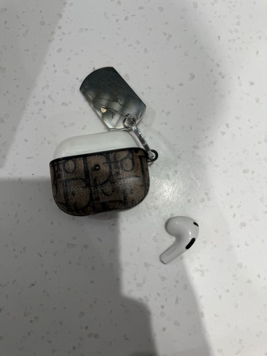 Левое Ухо Airpods 3