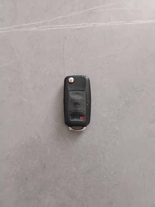 Cheie auto cu 3 butoane Skoda