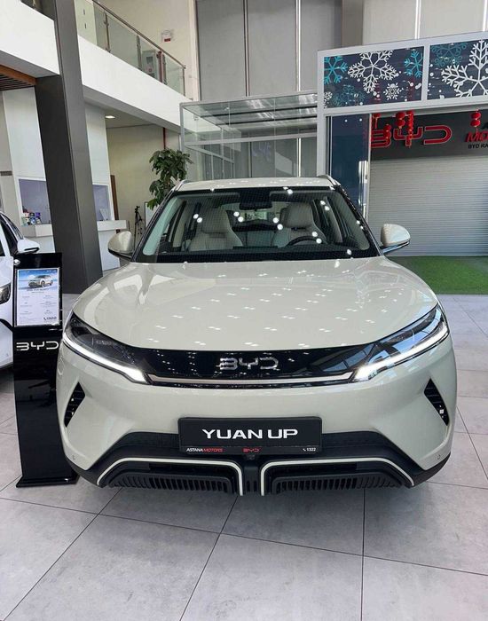 BYD Yuan UP Flagship Va DM-i