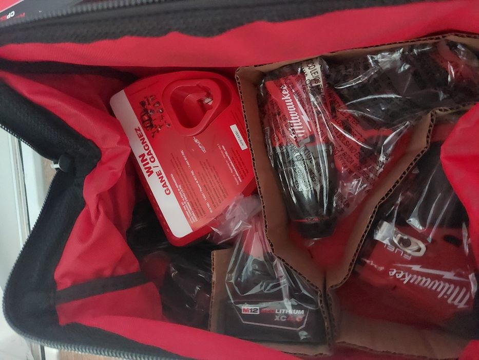 Pachet Milwaukee M12 Fuel + Clichet