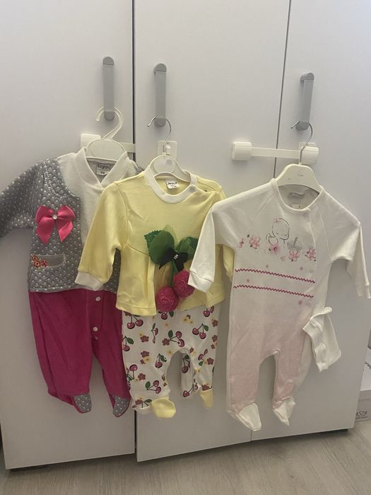 Vand lot haine NOI pentru fetite 6 luni