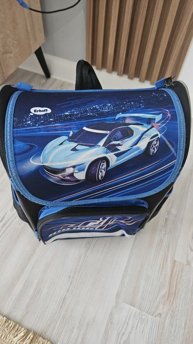 Рюкзак продам школьный