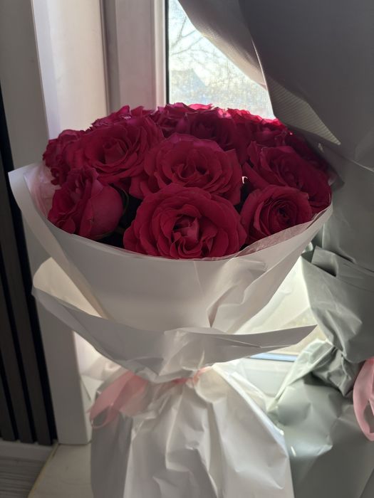 Цветы свежие  и обьемные