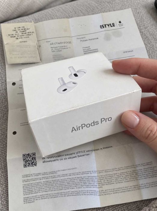Airpods Pro 2 с USB-C кутия, шумопотискане, четири размера накрайници, документи и гаранция