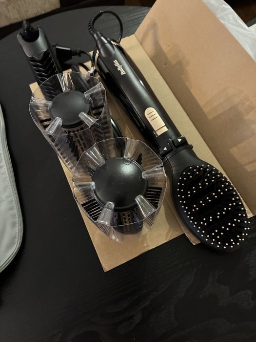 Perie rotativa 1000w + 4accesorii BaByliss.