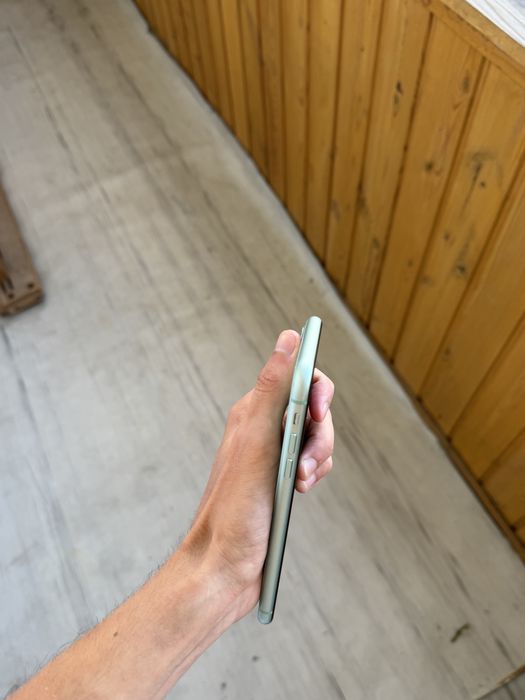 Продай Iphone 11 128/79