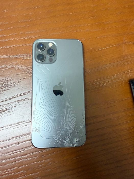 Продам IPhone 12 pro