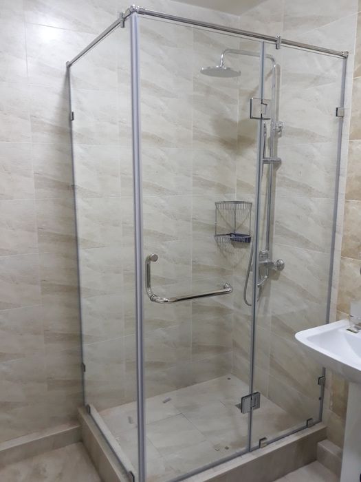 Душевая кабина. Душкабина. Стеллажи из стекла.  Перегородки.