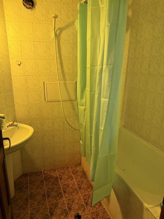 Дава се под наем Тристаен апартамент в София, Банишора - 116 кв.м за 484.5 € - Снимка #1