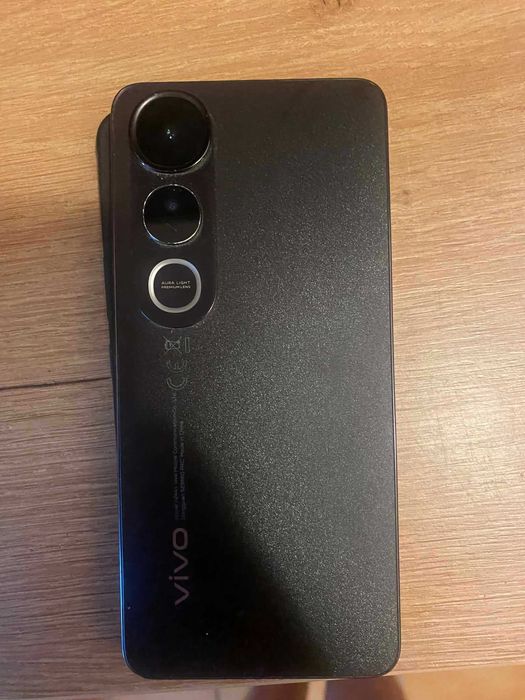 Telefonul este foarte bun in stare foarte buna