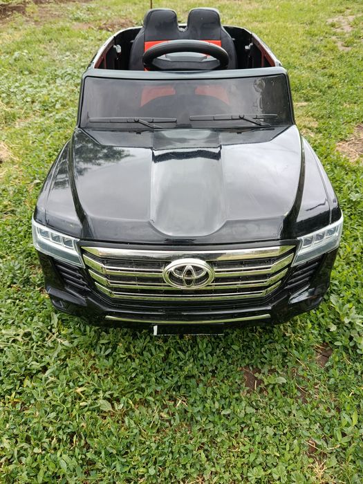 Toyota Land Cruiser 300