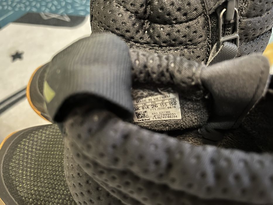 Ботуши Адидас номер 26 и 28