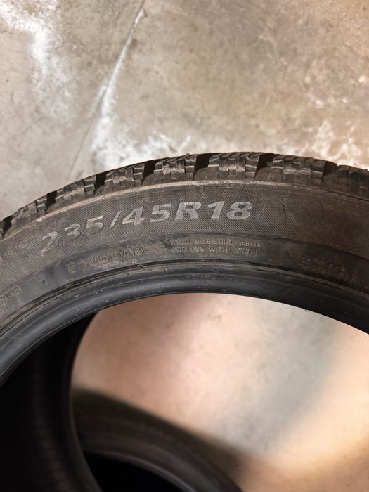Продам зимние шины 18R