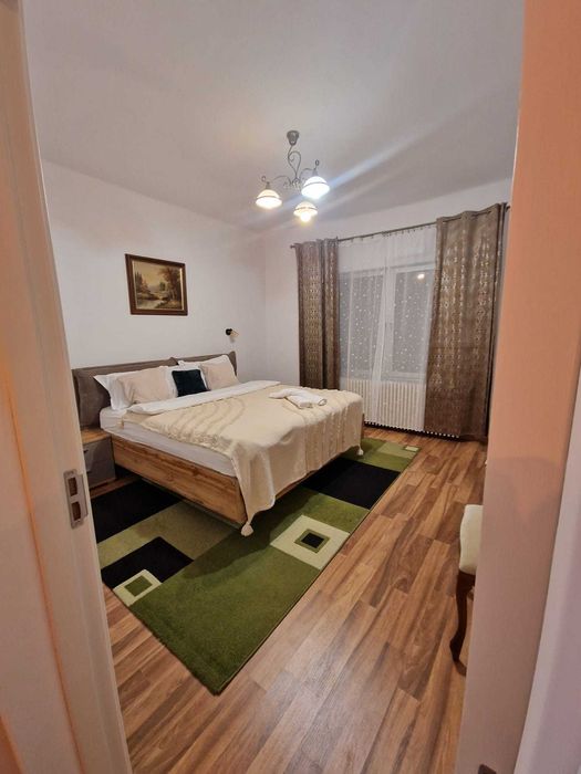 Casa + anexa, singur in curte, zona Piata Mica. Disponibil imediat