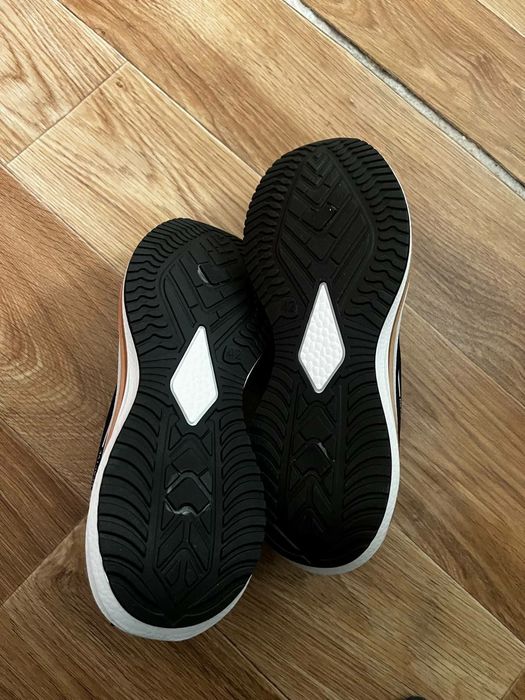 Беговые кроссовки