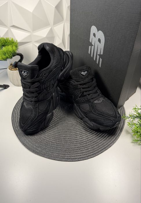 New Balance 9060 Triple Black