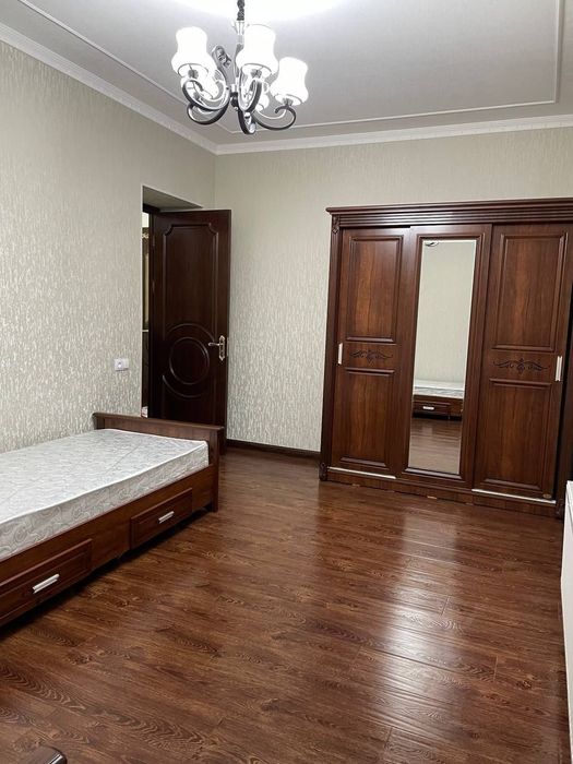 Қибрай тумани.Дурмон маҳалласида 6 сотих 5 хонали  уй сотилади.