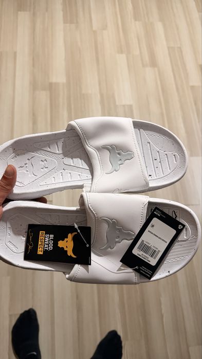 Papuci noi  Under armour project rock 3 marimea 45.