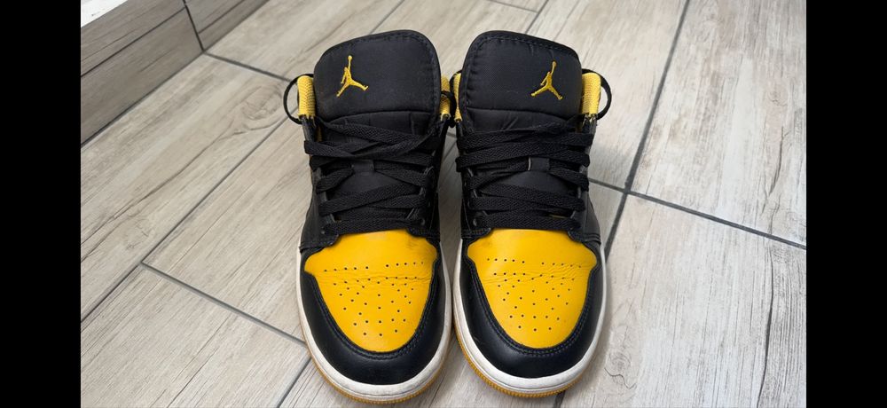 Jordan 1 Low galbeni