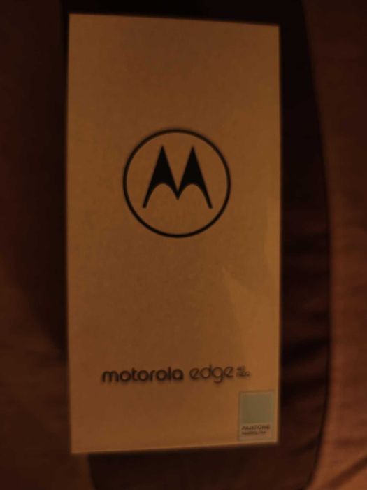 Продавам Моторола Edge 40 Neo