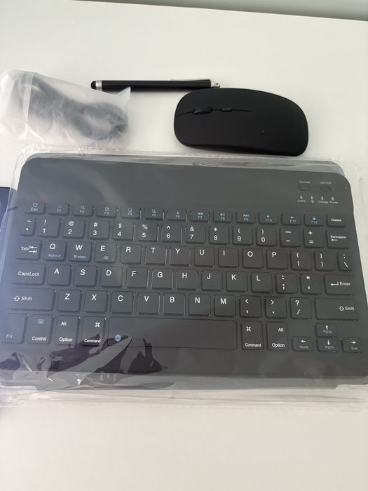 Таблет Android + клавиатура,мишка и калъф