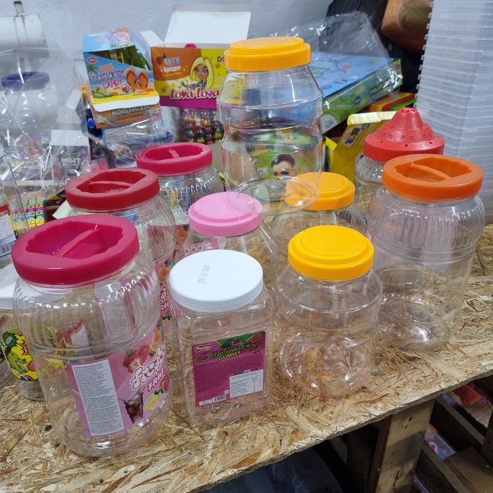 Банки пластиковые