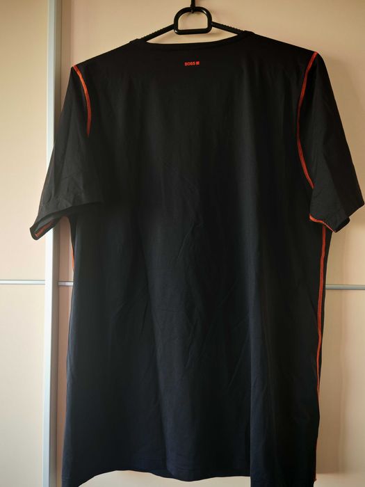 Vând tricou Hugo Boss