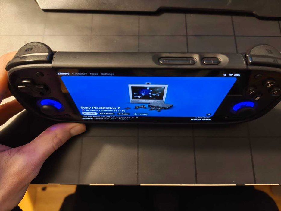 Retroid Pocket 5 + Grip + 256GB Samsung SD Card