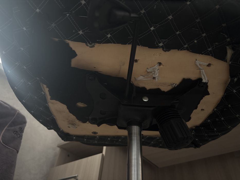 Компьютерное кресло, стул офисный.