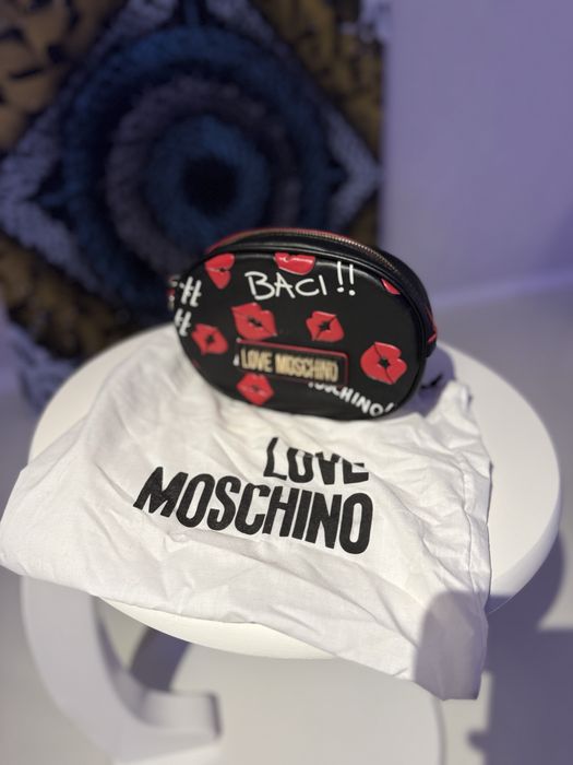 Love Moschino Waist Bag – чисто нова, рядък модел, с плик