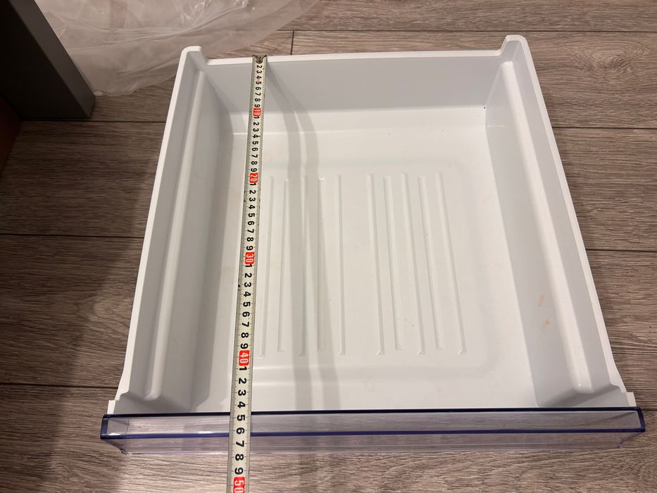 Rafturi interior si sertare combina frigorifica Beko