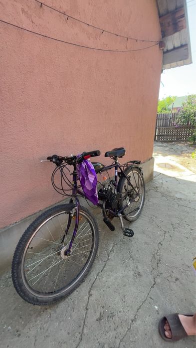 Vând bicicleta cu motor 80cc