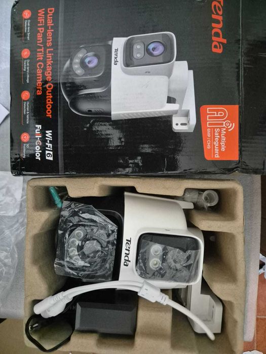 Cameră de supraveghere Tenda CH9 6MP cu obiectiv dublu  WIFI