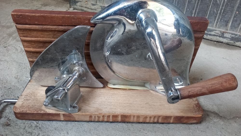 Стара резачка за хляб,колбаси