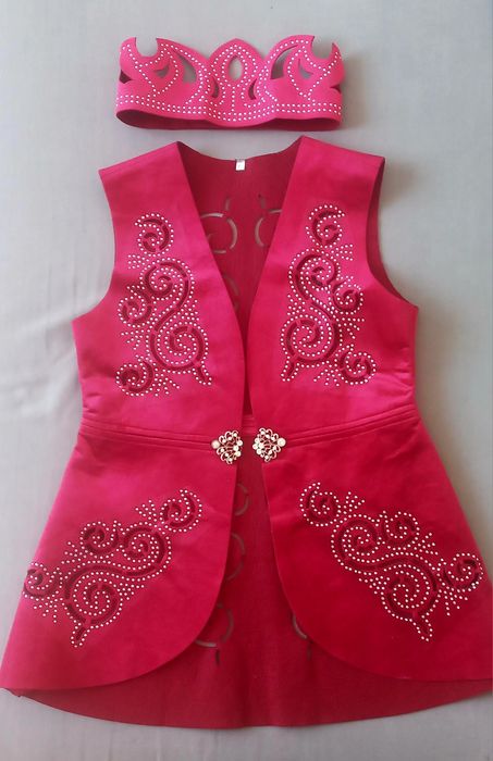 Жилетка  детская одежда продам