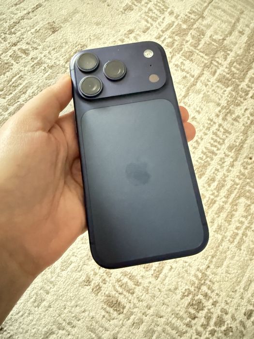 Продам айфон 17 про 256