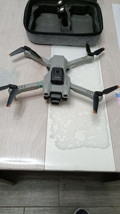 Drona cu două camere