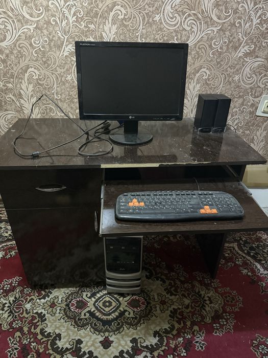 Продаем компьютер с столом