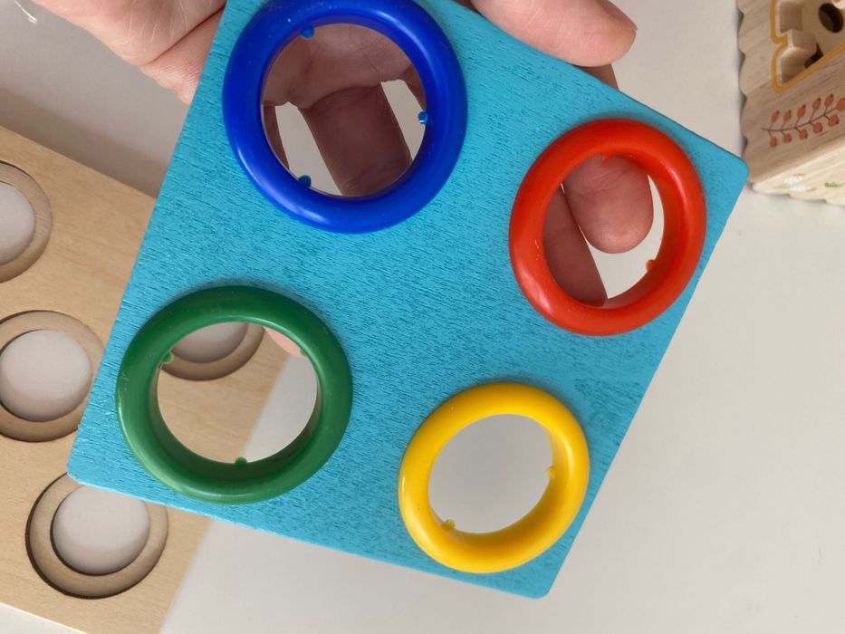 Сензорен дървен куб за двигателни умения - 8 в 1, монтесори