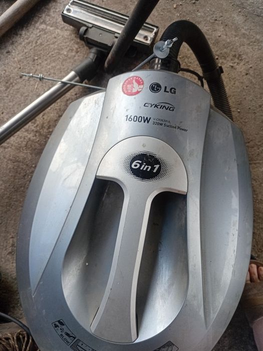 Моющий пылесос LG