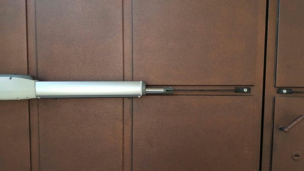 Автоматика для Ворот.2суток без света,сигнальная лампа,3 пульта.