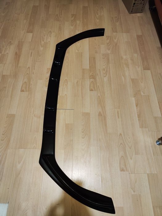 Spoiler lip prelungire sport bara fata Dacia Logan 3