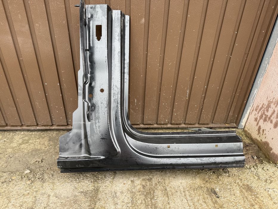 Prag stanga fata Audi Q7 4L