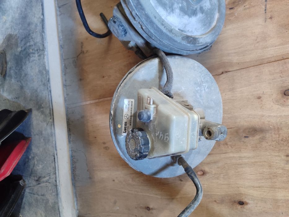 Продам запчасти на Мерседес W202