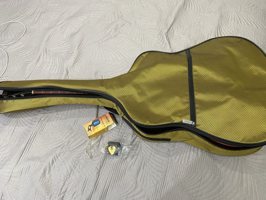 Аккустическая гитара