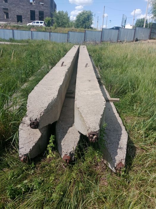 Продам стоьлб бетонный (р 105)