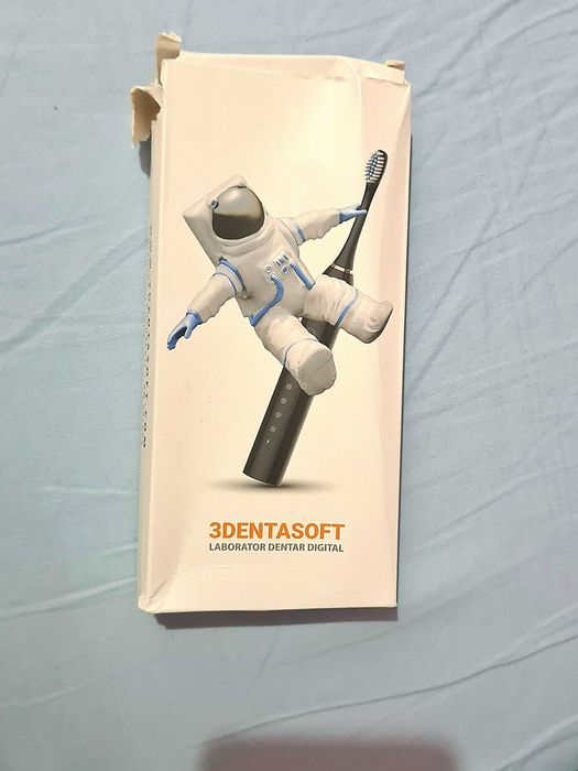 Vand periuta electrica noua