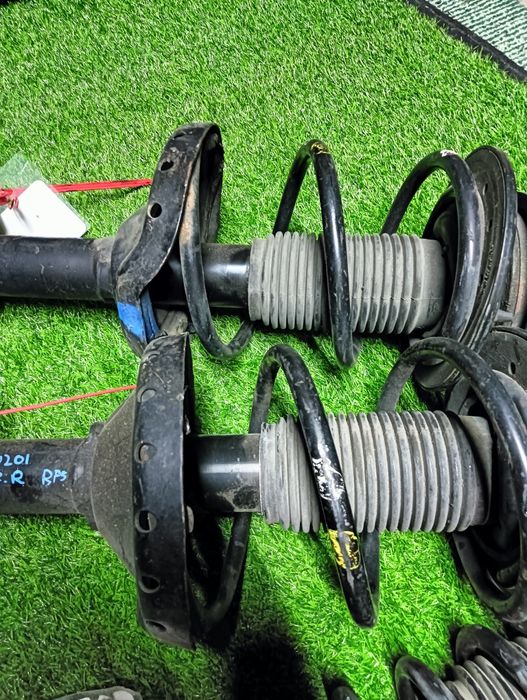 Стойки Субару Легаси.